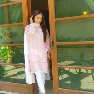 Meet your Posher, Kaniz